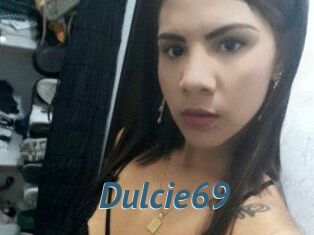Dulcie_69