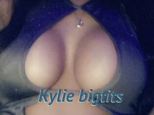 Kylie_bigtits