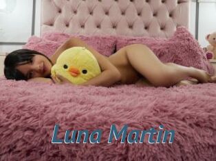 Luna_Martin