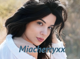 Miacherryxx