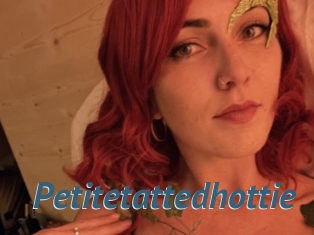 Petitetattedhottie