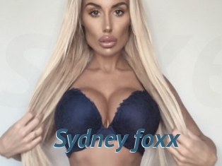 Sydney_foxx